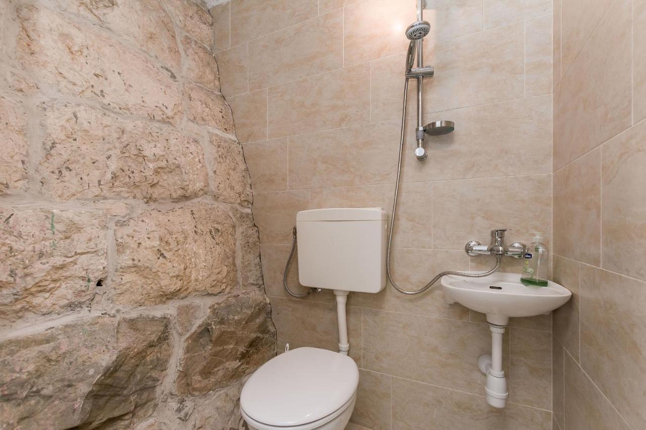 Villa Holiday Home Zvecanje エクステリア 写真